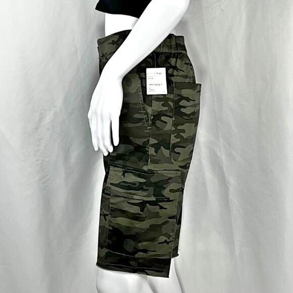 Sanctuary Mother Nat Green Camouflage Cargo Shorts SzM NWT Zip &Button 6 Pockets - Picture 5 of 10